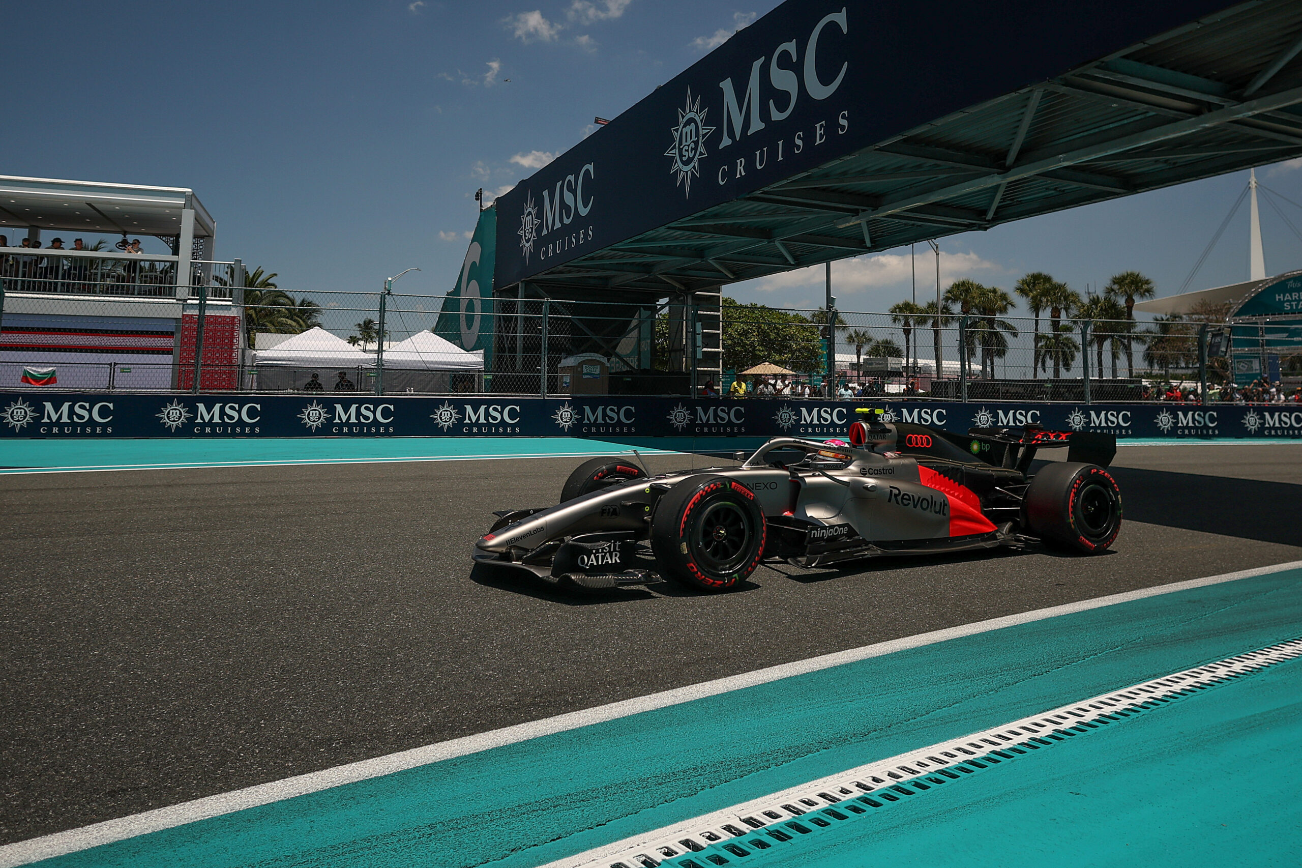 Audi destaca ritmo “encorajador” de Bortoleto e Hülkenberg em Miami: “Há muito em jogo”