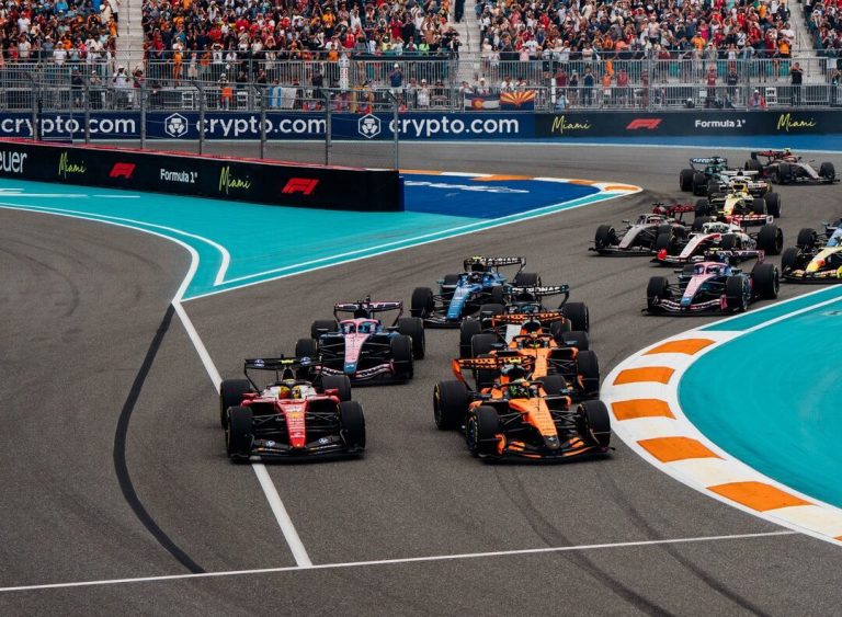 FIA responde críticas y culpa a fabricantes por demora en cambios al reglamento de 2026