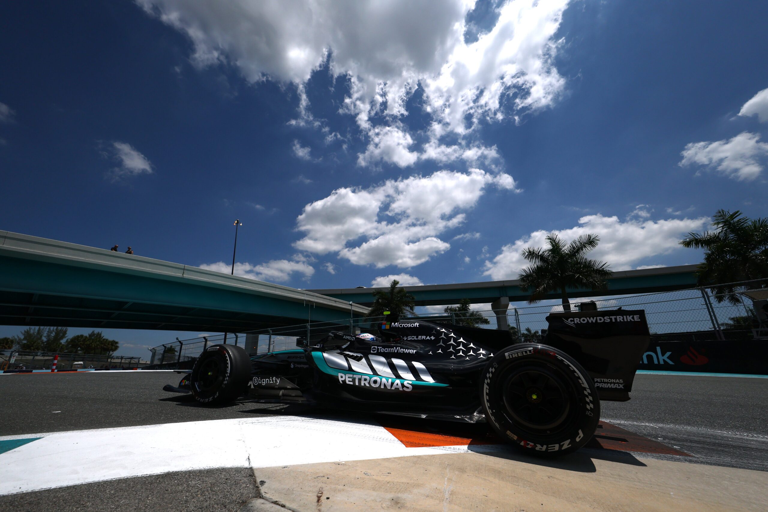 Mercedes exalta pole de Antonelli em Miami e explica diferença para Russell