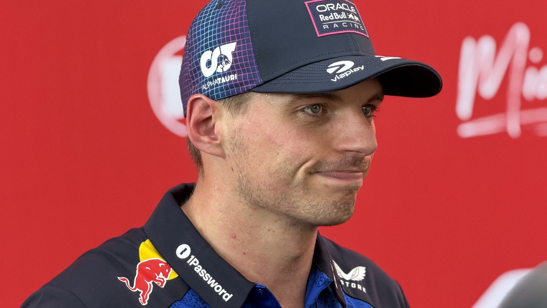 Verstappen afirma que pilotos seguem sendo “punidos” após ajustes no regulamento da F1