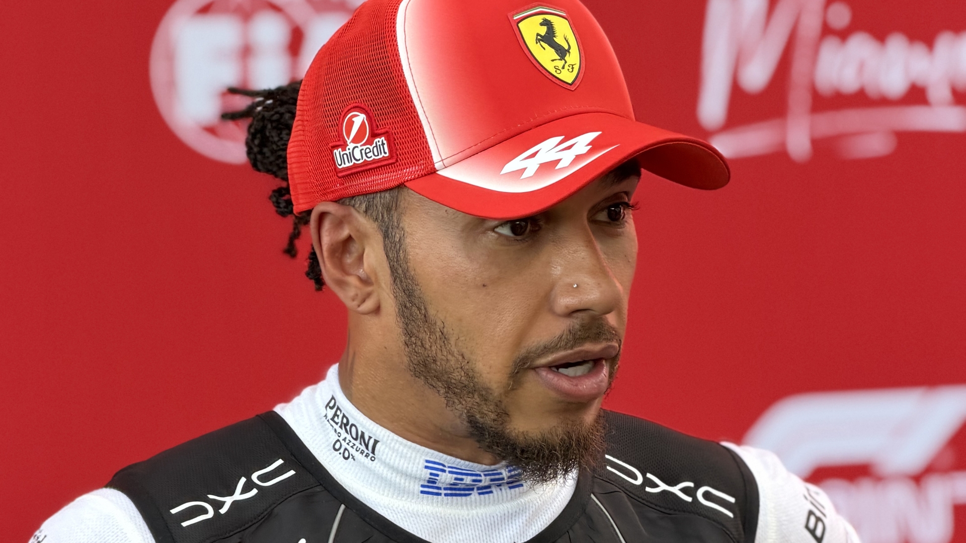 Hamilton pede análise da Ferrari sobre atualizações de rivais: “Fazem algo diferente”
