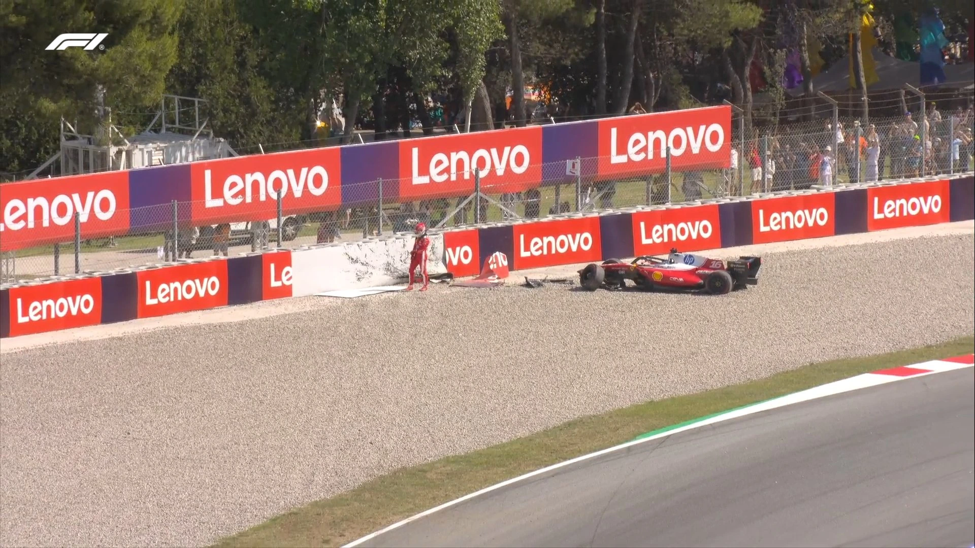 Leclerc admite estar “avergonzado” tras choque en la Q3 de Barcelona