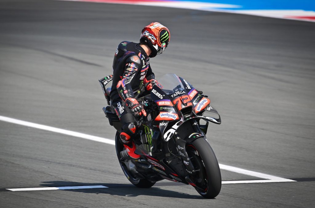 Bezzecchi abre margem mínima para Martín após sprint em Assen. Confira classificação
