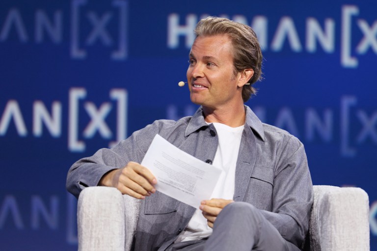 Rosberg vê Antonelli em “nível Schumacher” e exalta temporada da Mercedes