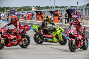 Bagnaia e Di Giannantonio se opõem a ordens de equipe para ajudar Marc Márquez na MotoGP 2026