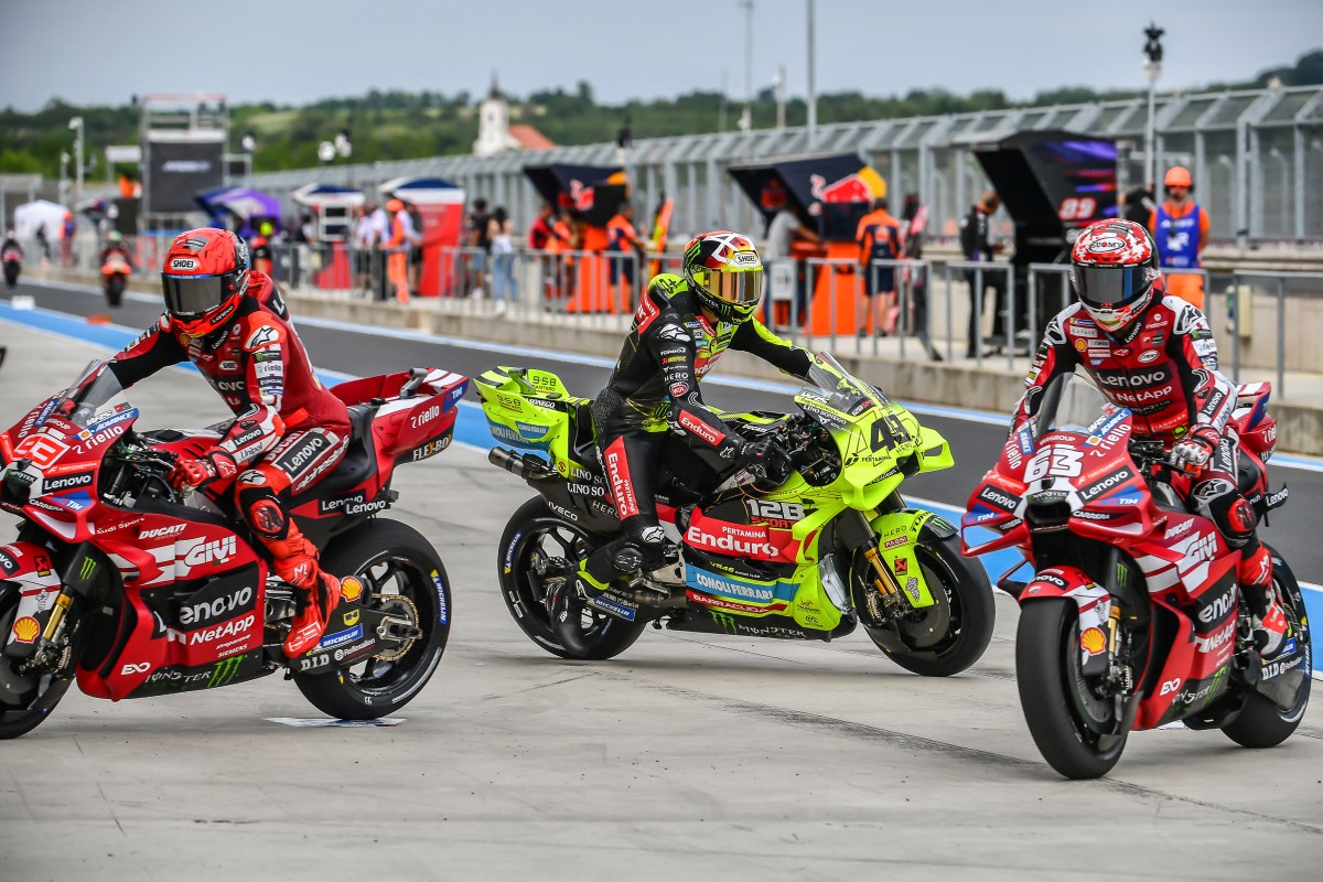 Bagnaia e Di Giannantonio se opõem a ordens de equipe para ajudar Marc Márquez na MotoGP 2026