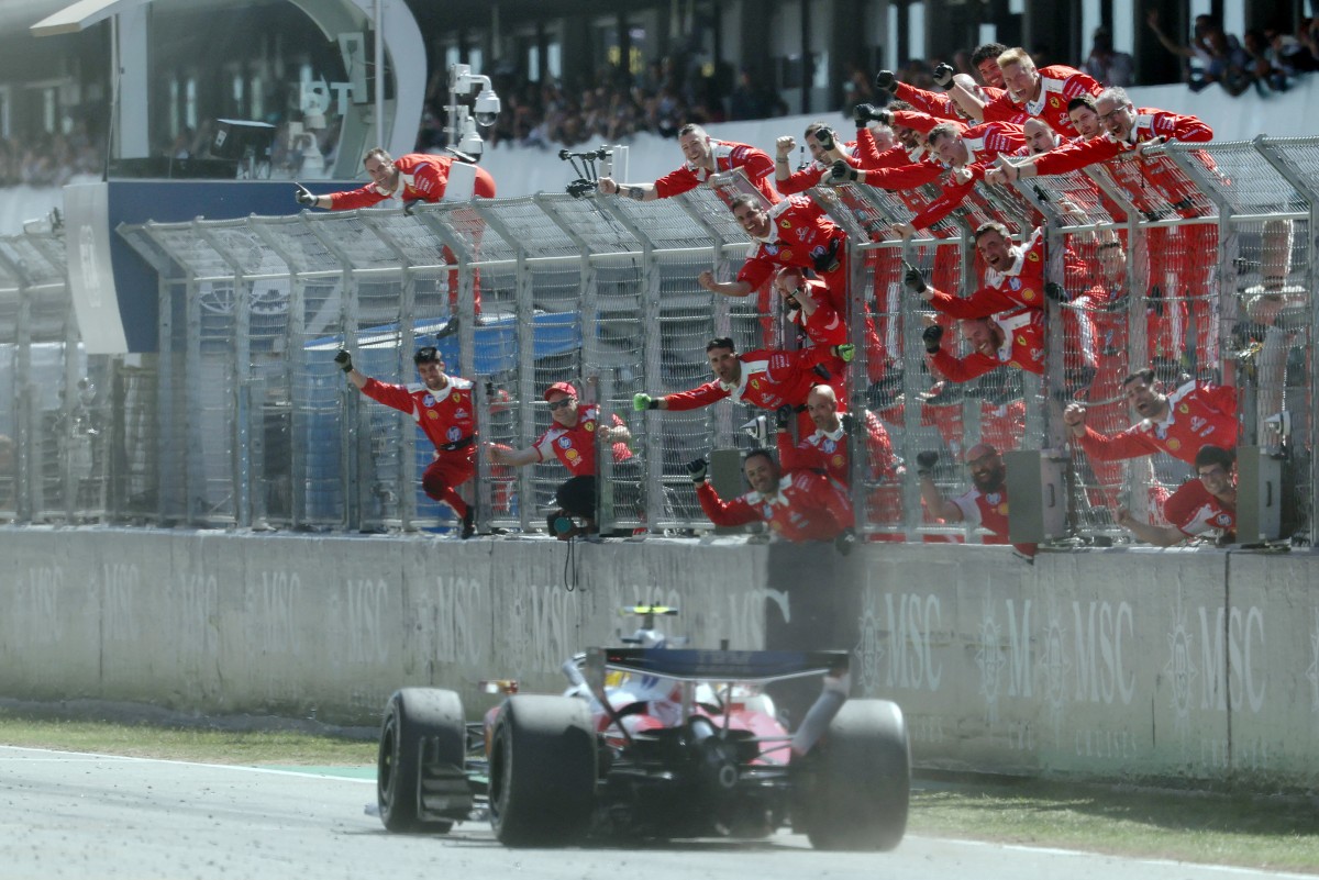 Hamilton repete Schumacher ao conquistar 1ª vitória com vermelho da Ferrari em Barcelona