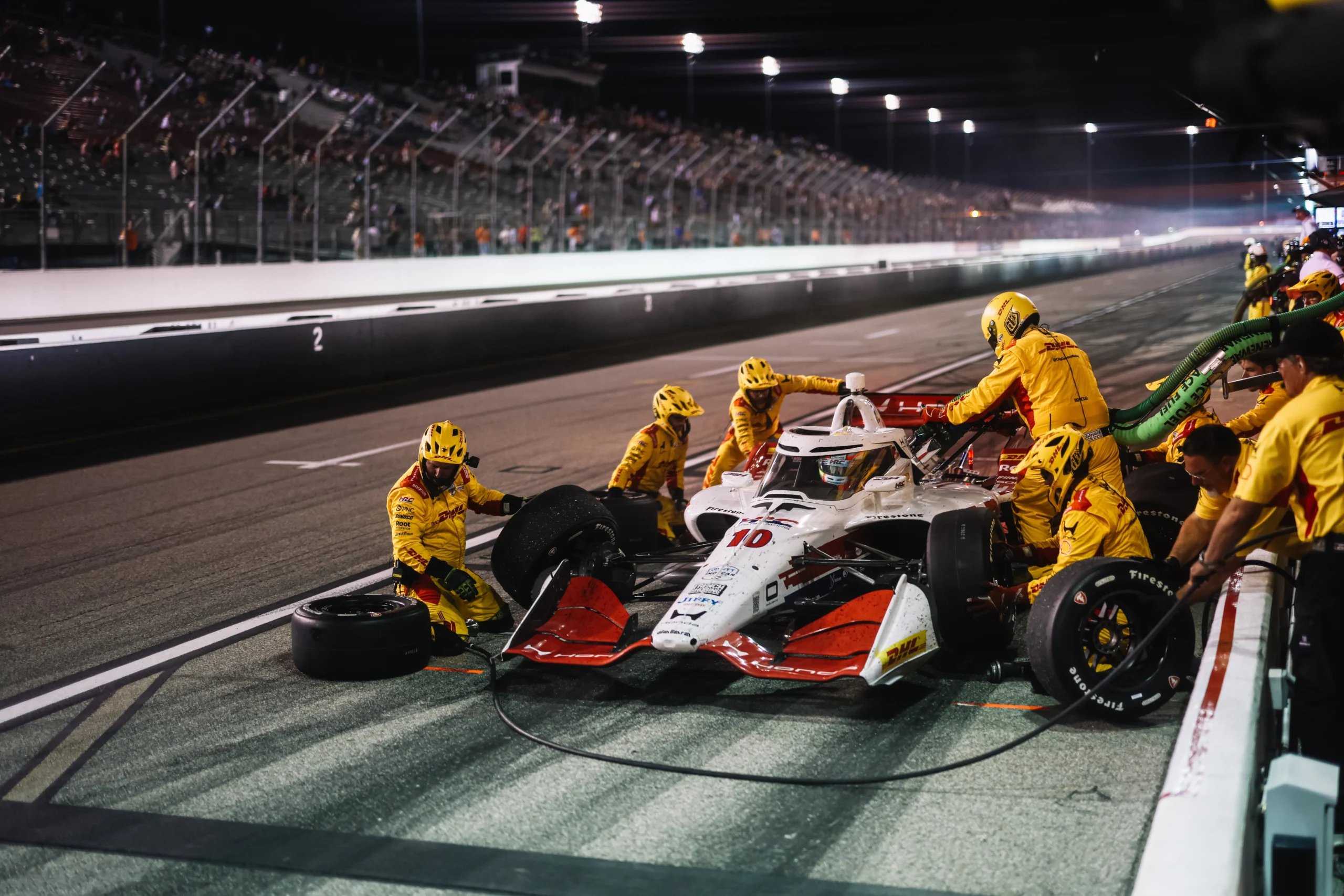 IndyCar planea reducir potencia híbrida para contener problemas de fiabilidad