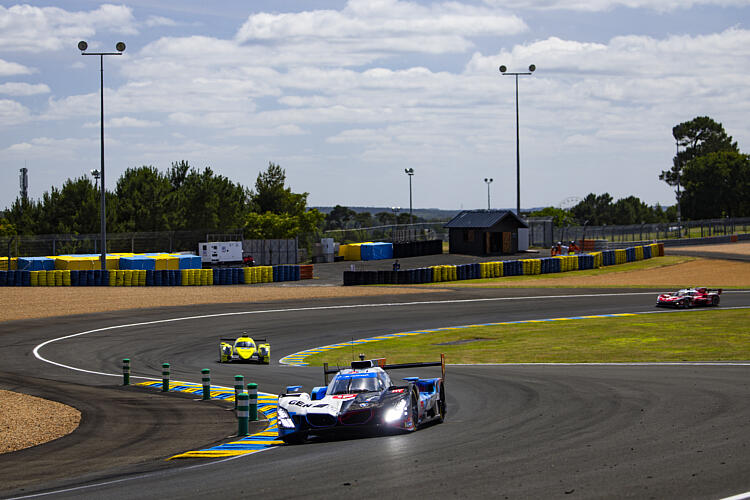 Vanthoor supera Cadillac e comanda TL3 das 24H de Le Mans. Barrichello lidera na LMGT3