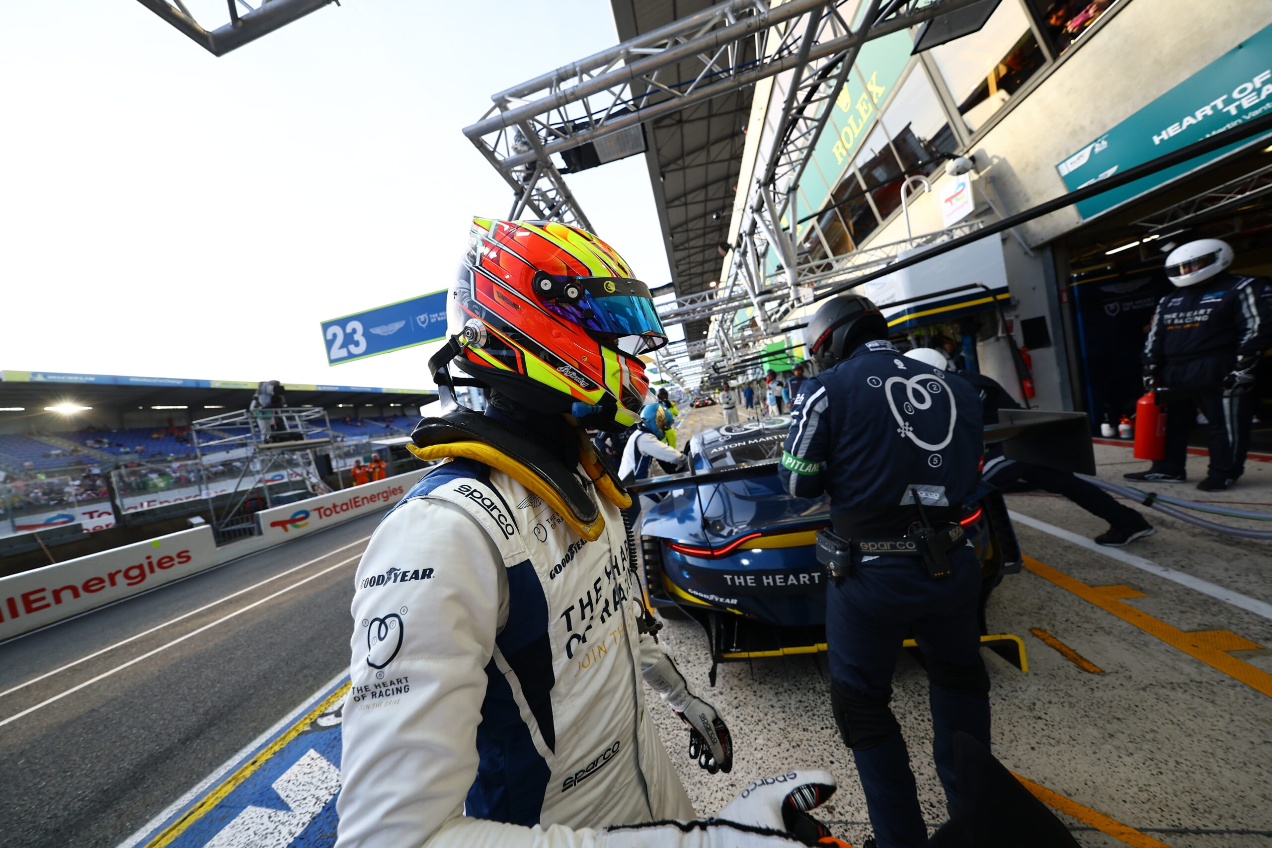 Barrichello recebe prêmio de piloto destaque da LMGT3 nas 24 Horas de Le Mans