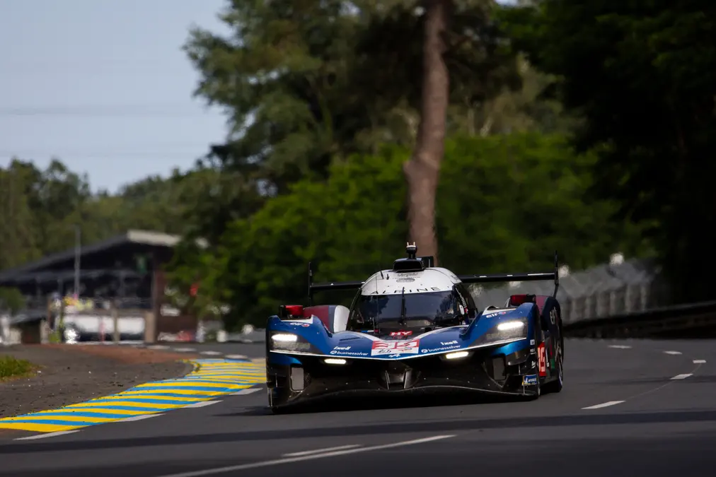 Habsburg logra la pole provisional en Le Mans con Alpine; López es 7° en LMGT3