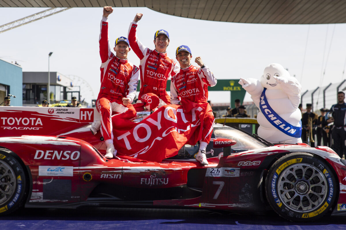 Conway se emociona com vitória da Toyota nas 24H de Le Mans: “Difícil colocar em palavras”