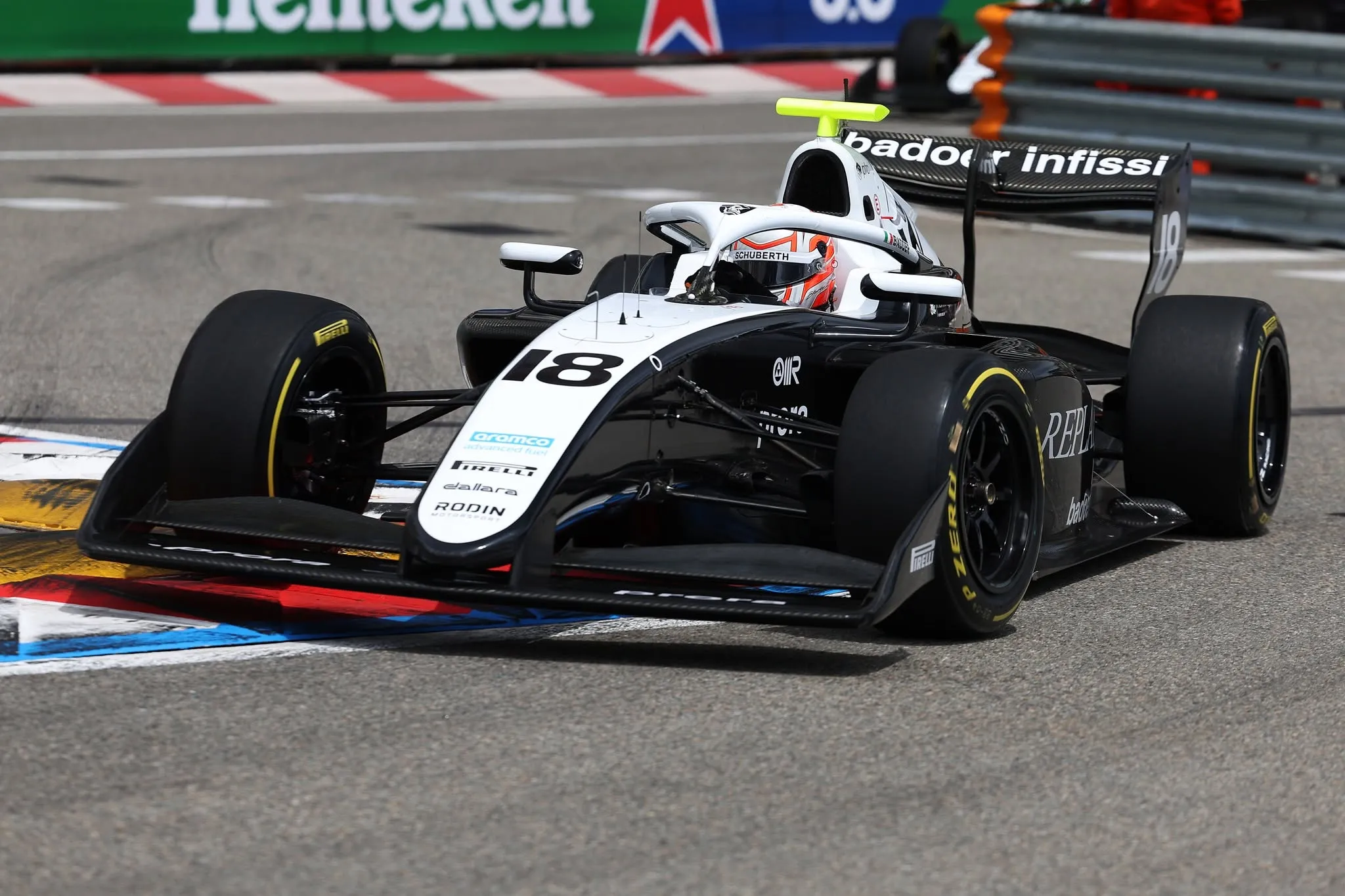 Badoer conquista su primera victoria en F3 en Mónaco; Colnaghi es 19°