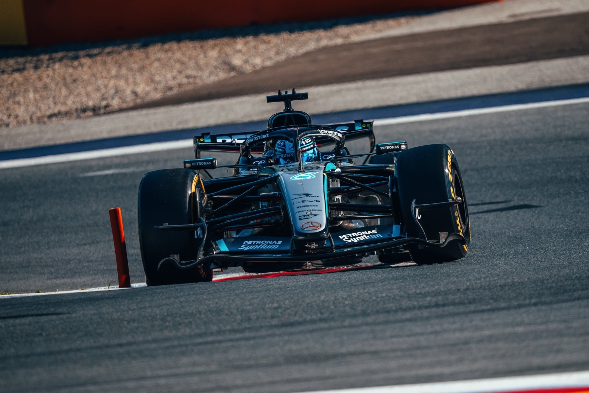 Russell vuelve al triunfo en el GP de Austria; Colapinto es 15°