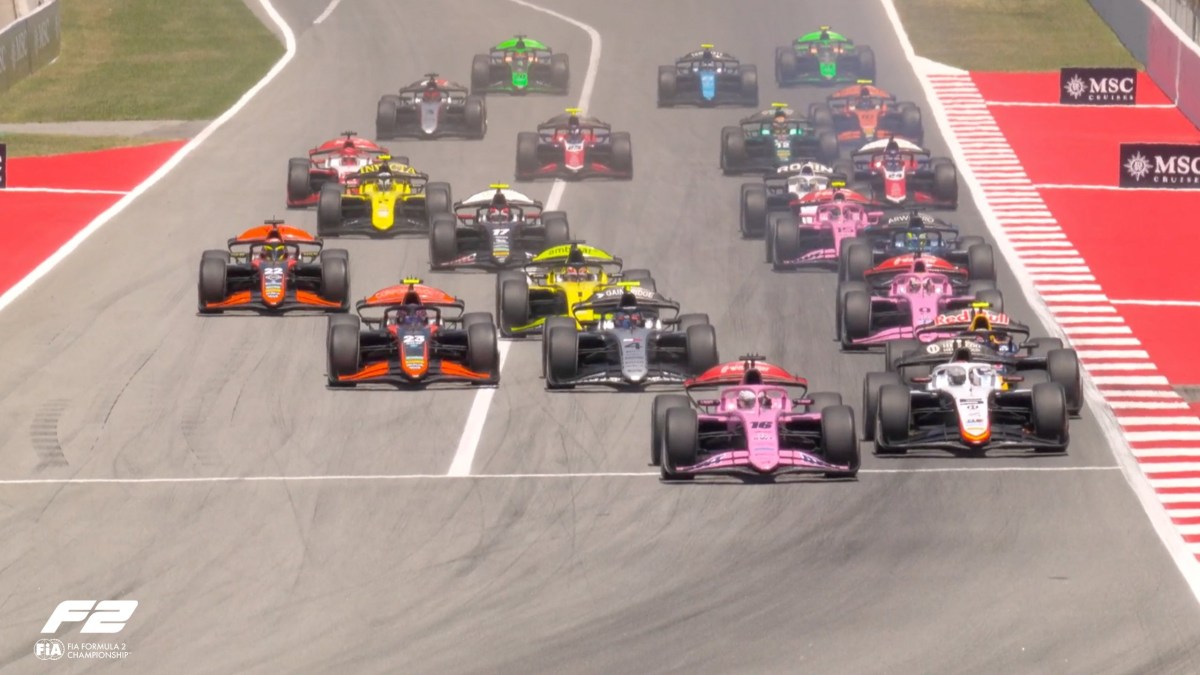 Maini sobra e vence monótona sprint da F2 na Catalunha. Câmara é 6º