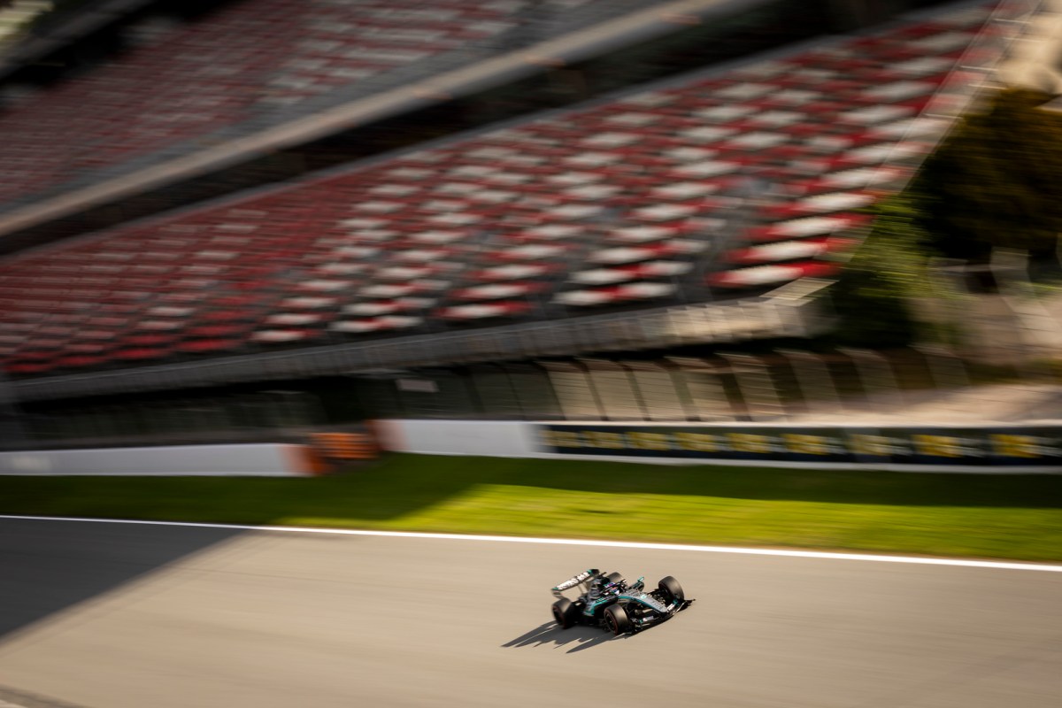 F1 realiza treinos livres do GP da Catalunha em sexta-feira ensolarada