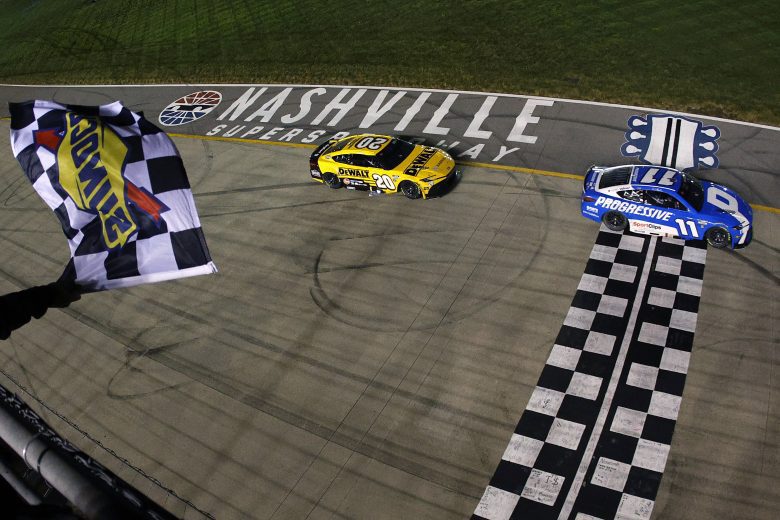 Hamlin vence 2ª de 2026 em Nashville. Confira briga pelo Chase da Nascar