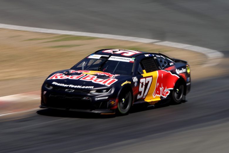 Van Gisbergen resiste presión de Briscoe y vence en Sonoma