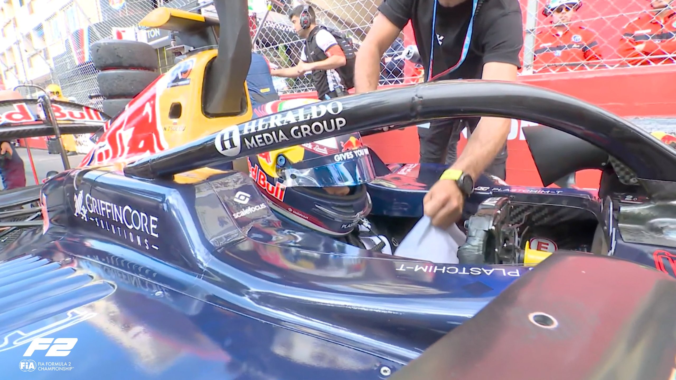 Tsolov acerta estratégia e vence corrida 2 da F2 em Mônaco. Câmara abandona
