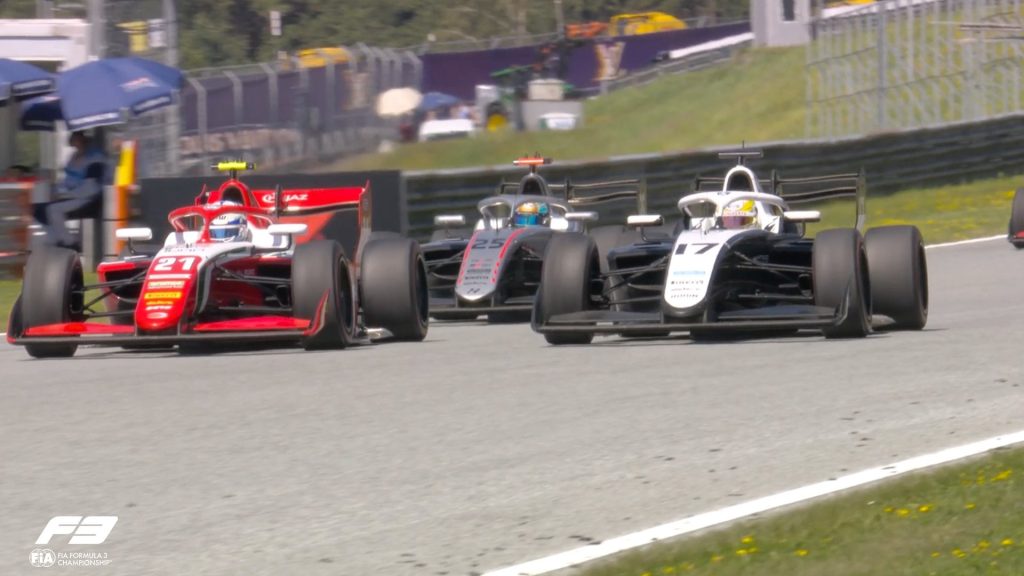Clerot faz ultrapassagem dupla na última volta e conquista 2º lugar na sprint da F3 na Áustria