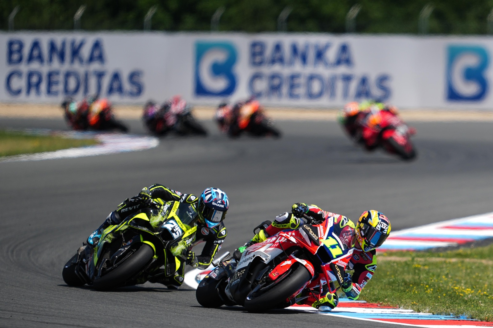 400 pneus, nova especificação e elenco: detalhes do teste da Pirelli com motos de 850cc em Brno