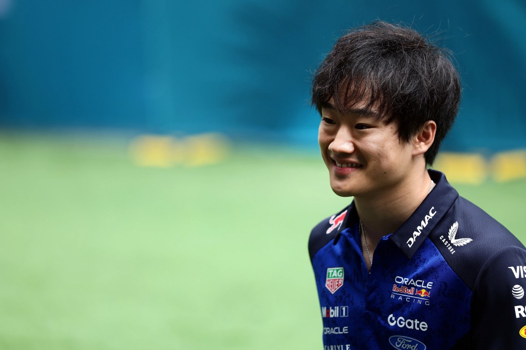 Tsunoda completa test con un Red Bull de 2025 en Barcelona
