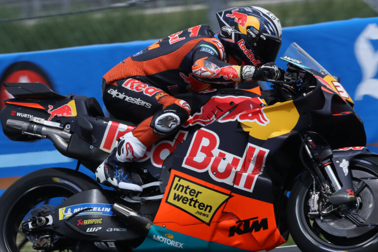 KTM aprovecha el receso del verano de MotoGP para reparar sus motores tras un acuerdo con sus rivales