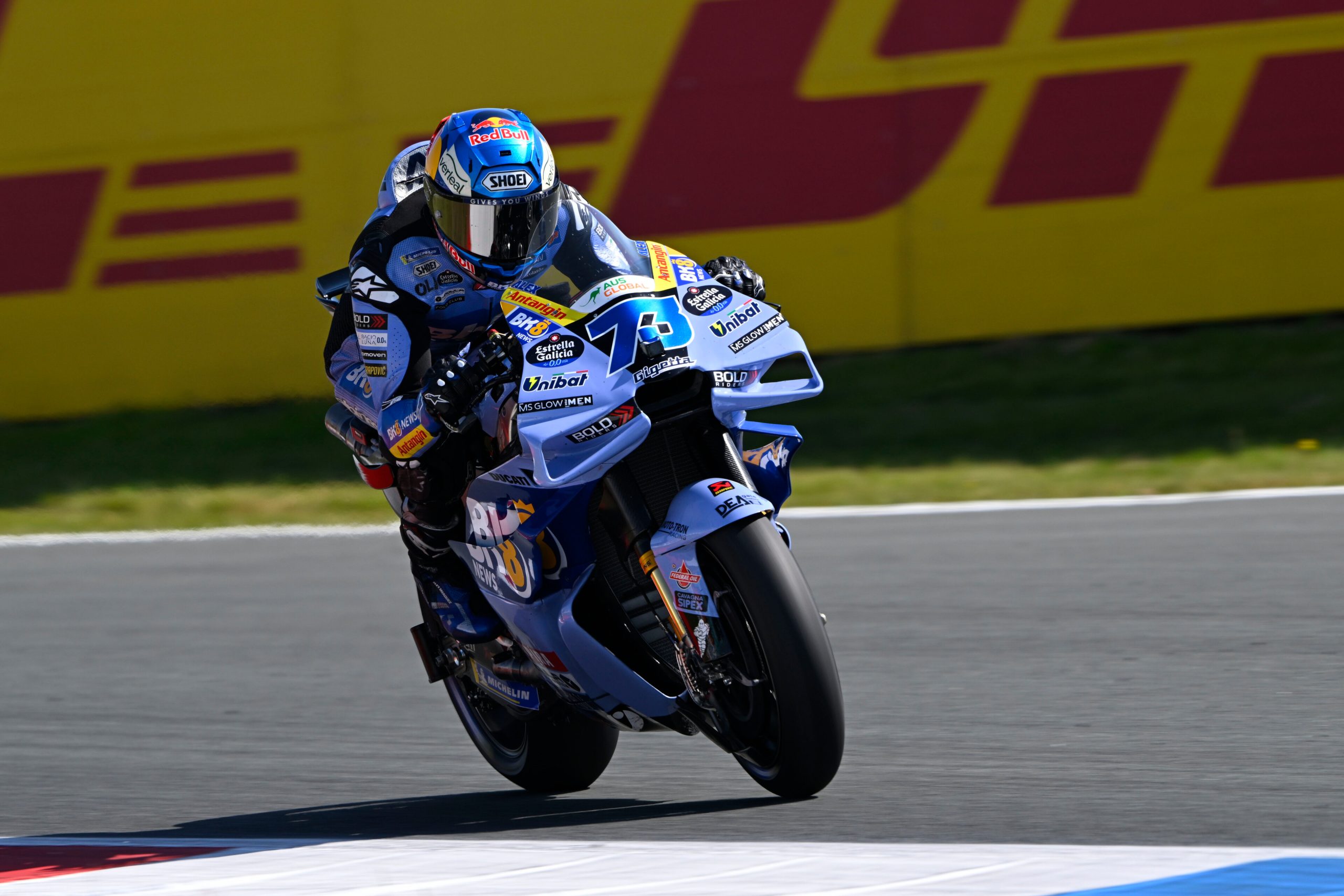 Márquez y Aldeguer son trasladados al hospital tras accidentarse en Assen
