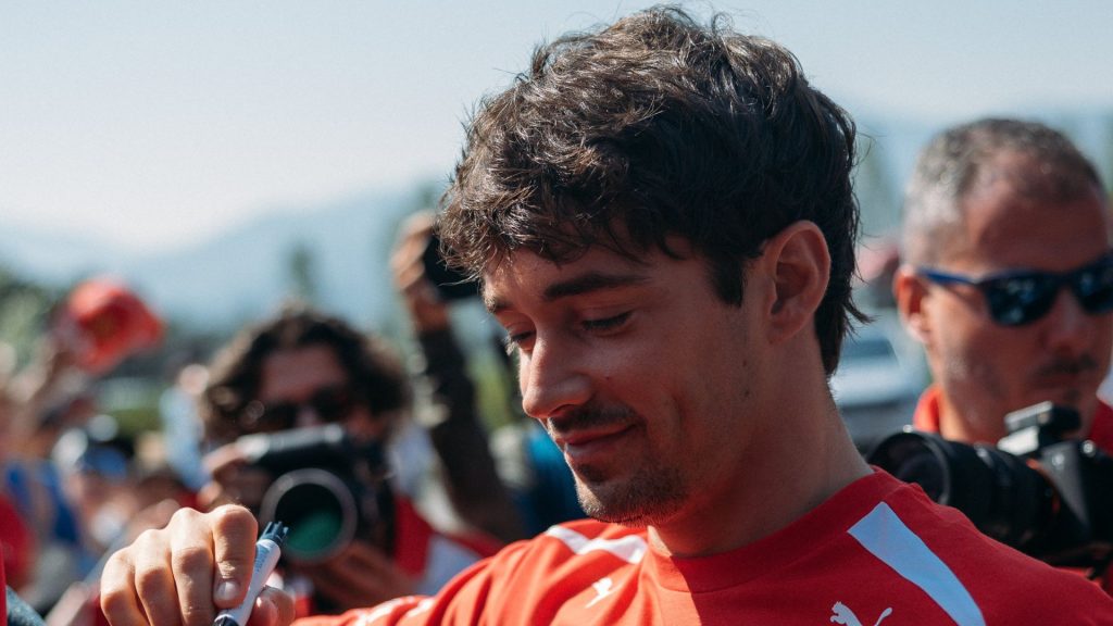 Leclerc se frustra com perda de desafio em Silverstone: “Fazia diferença ser corajoso”