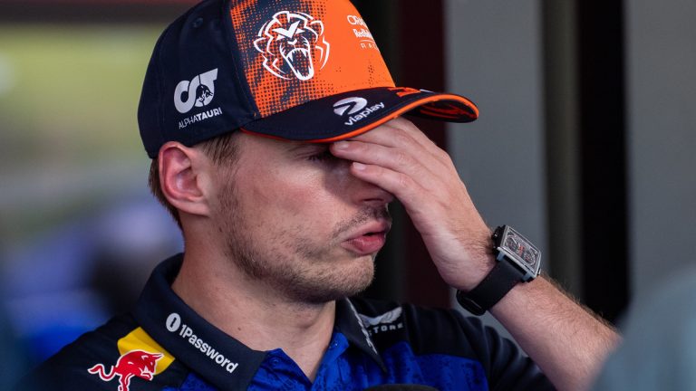 Além disso, a Red Bull não entregou um carro competitivo, o que abriu uma brecha para Max acionar a cláusula de desempenho e deixar a equipe.