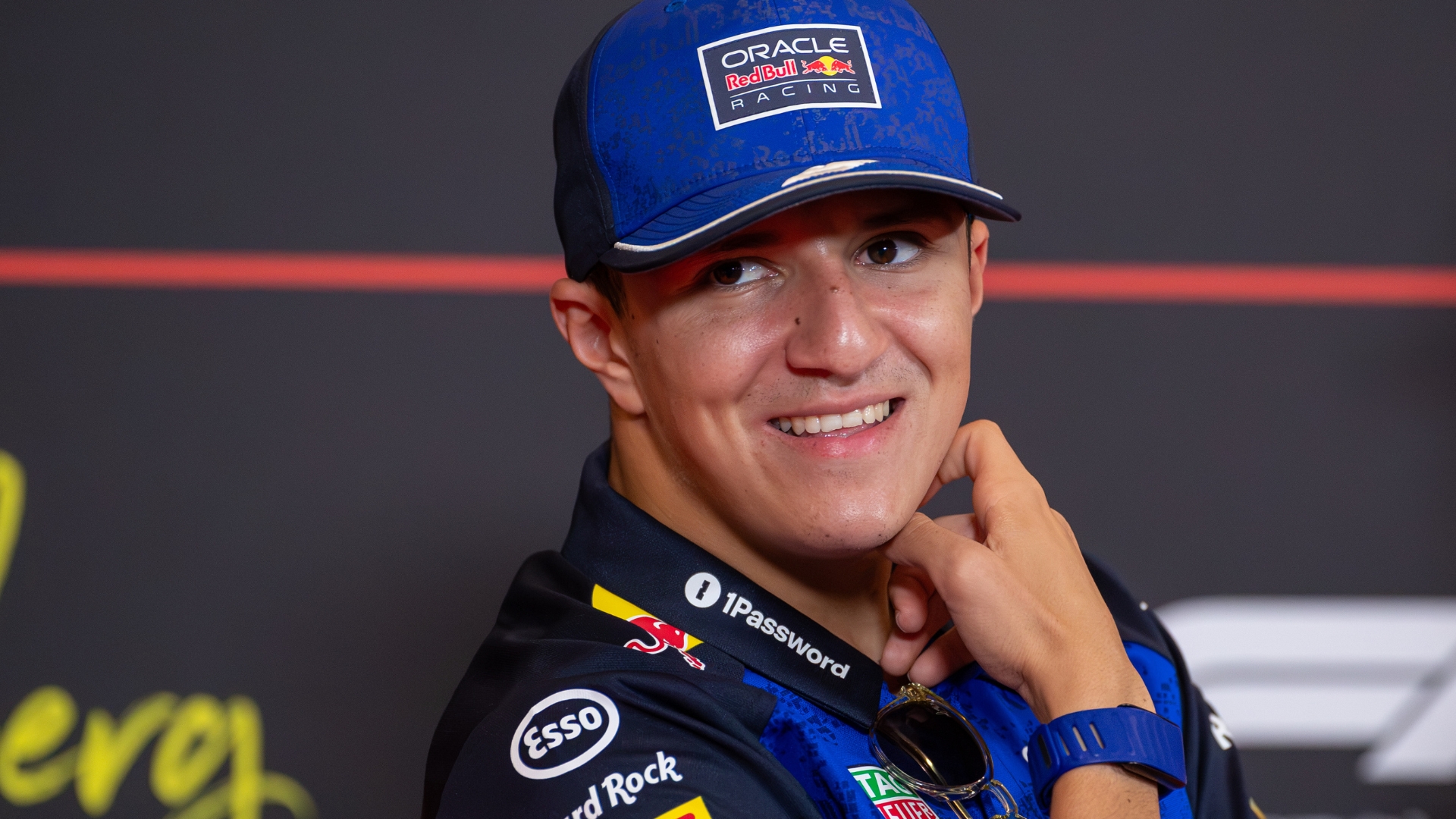 Red Bull confirma retorno de Hadjar no GP do Azerbaijão após lesão no punho