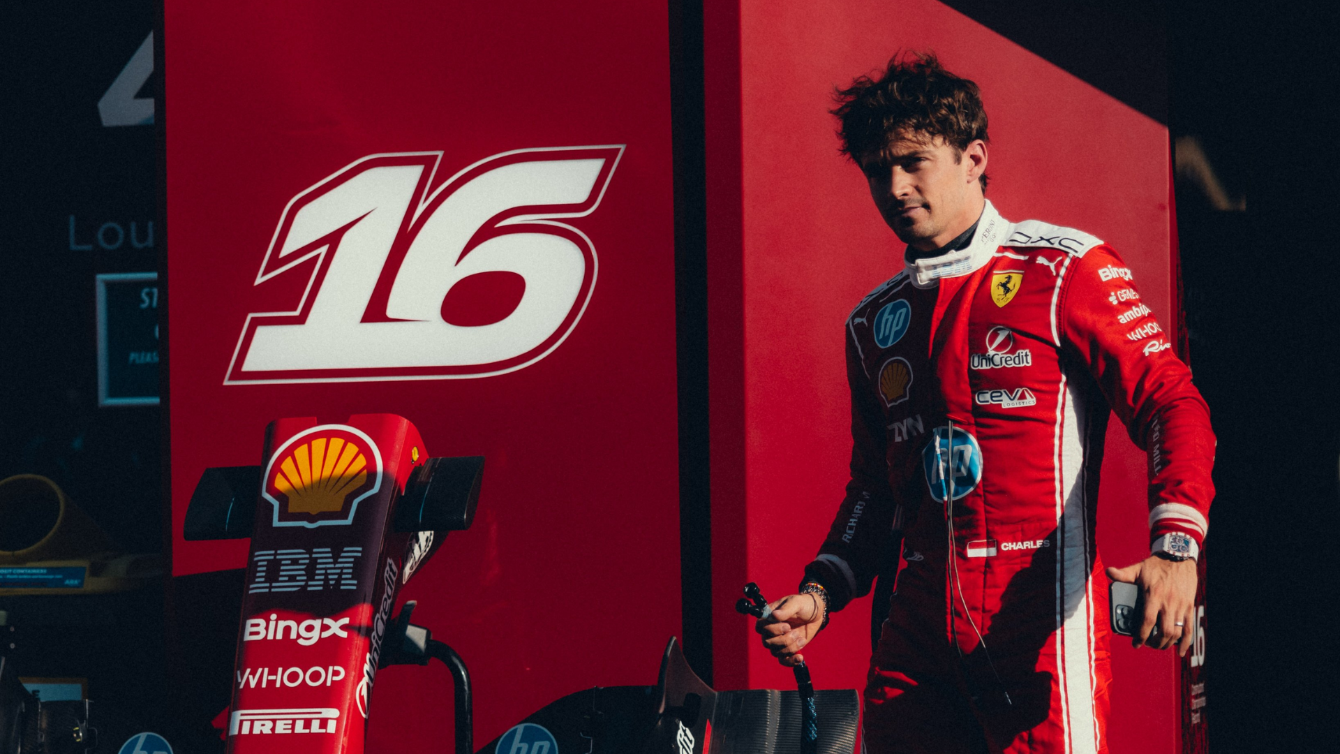 Leclerc completa mañana de filmaciones con Ferrari en Madrid