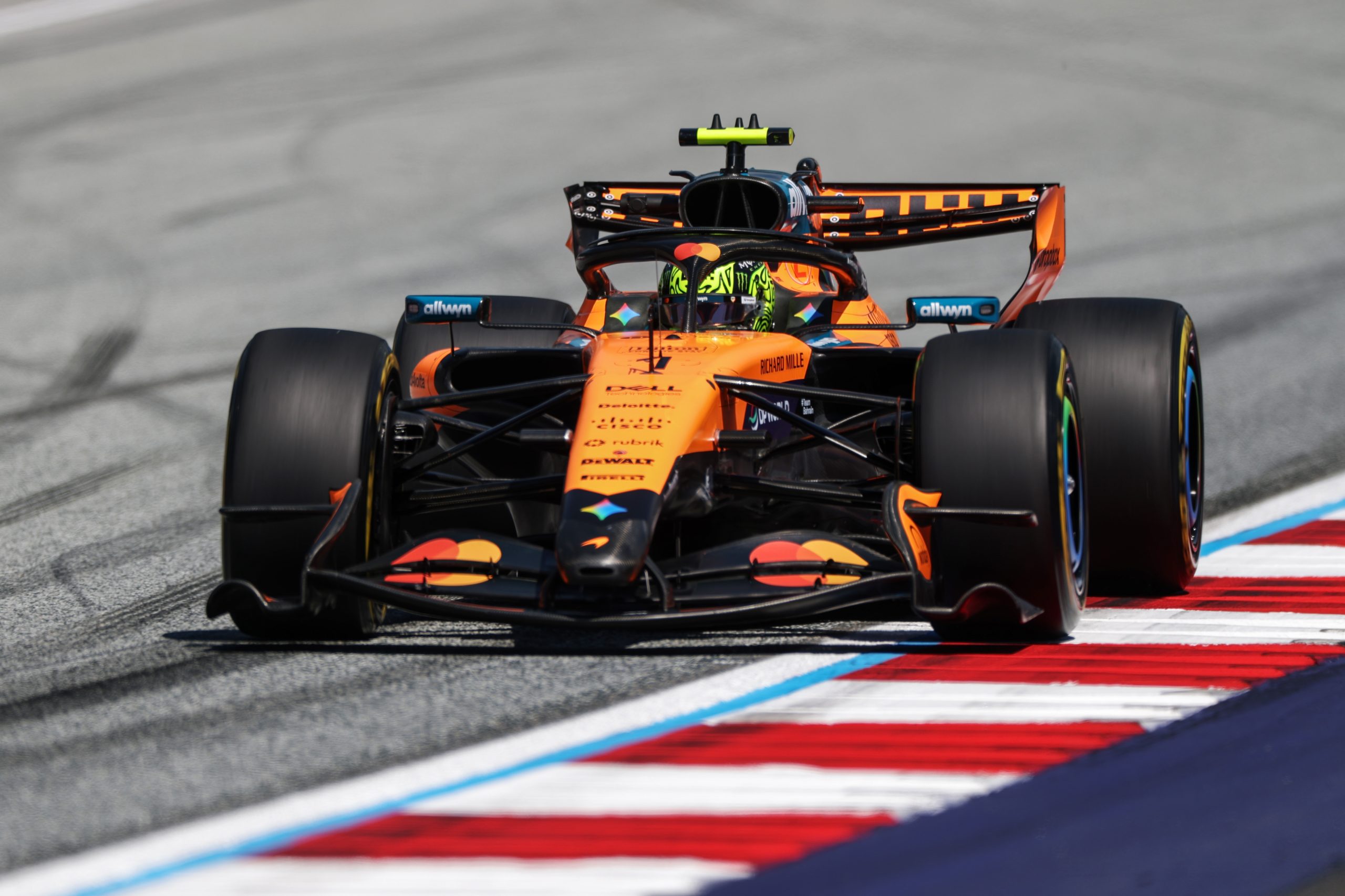 McLaren fala em progresso nos treinos da Áustria e avisa: “Podemos evoluir mais”