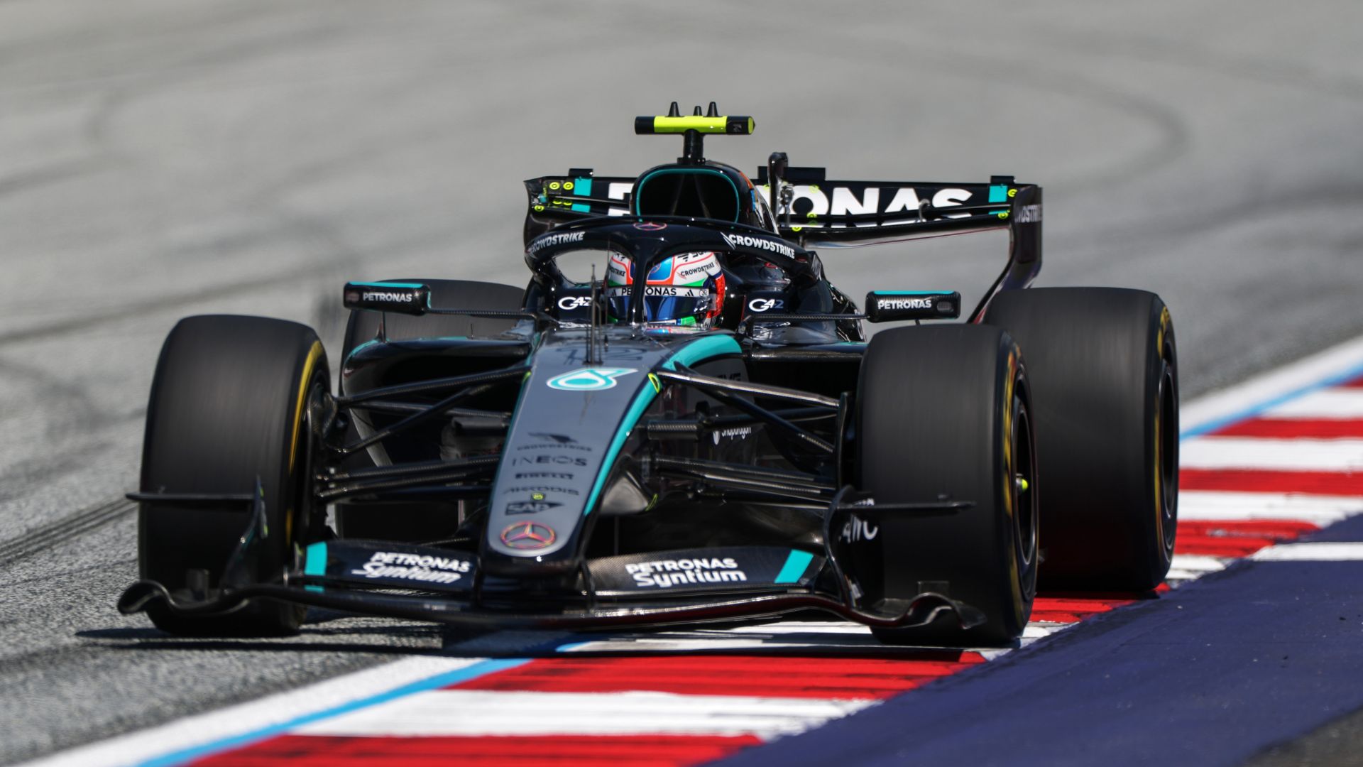 Mercedes y Alpine cambian componentes del motor tras la FP1 del GP de Austria