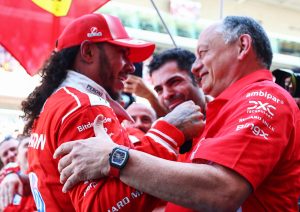 Luana Marino: “Ferrari vai topar abrir porta para Horner e jogar Hamilton pela janela?”