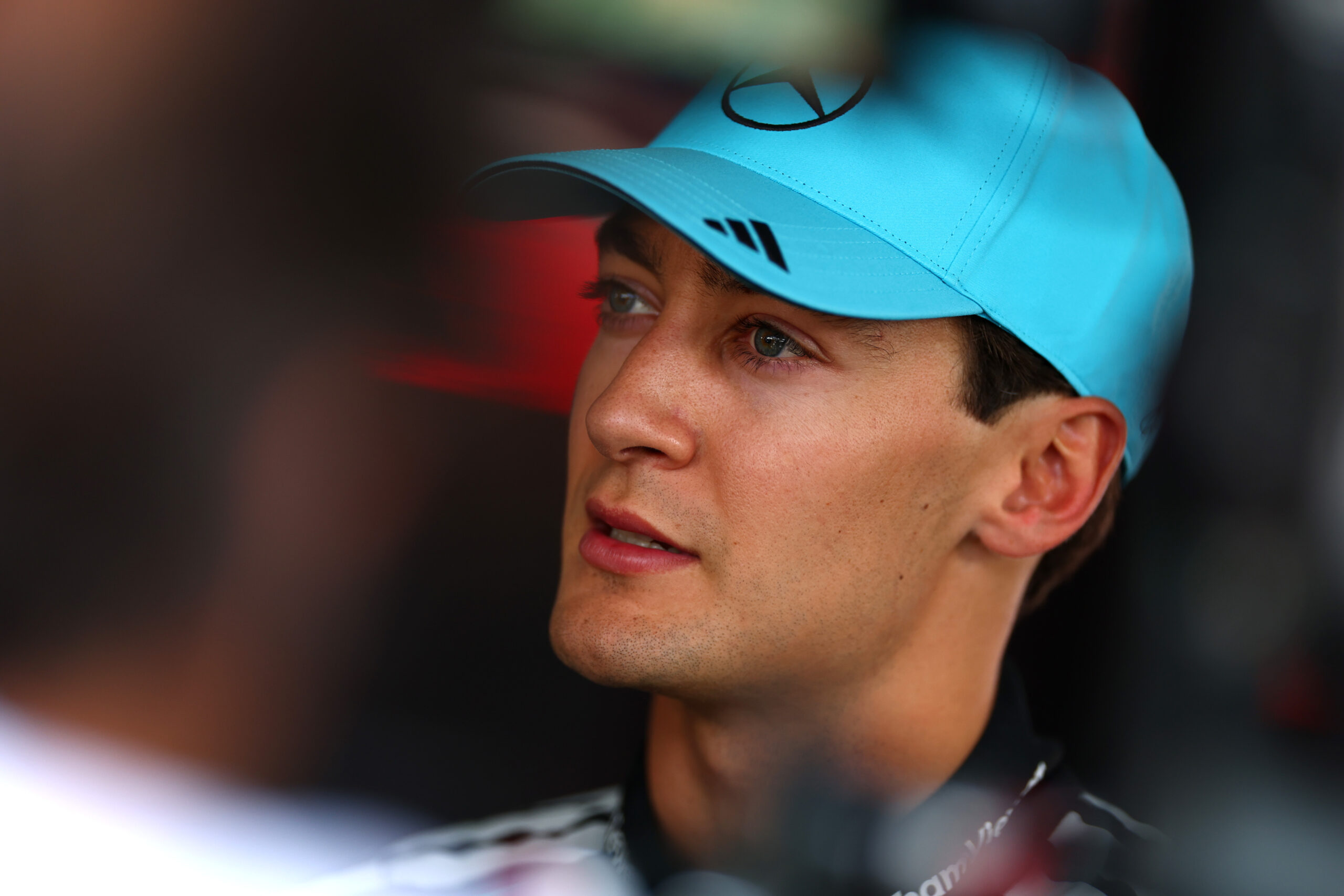 Russell dice que nunca temió perder su asiento en Mercedes por Verstappen: “100% seguro”