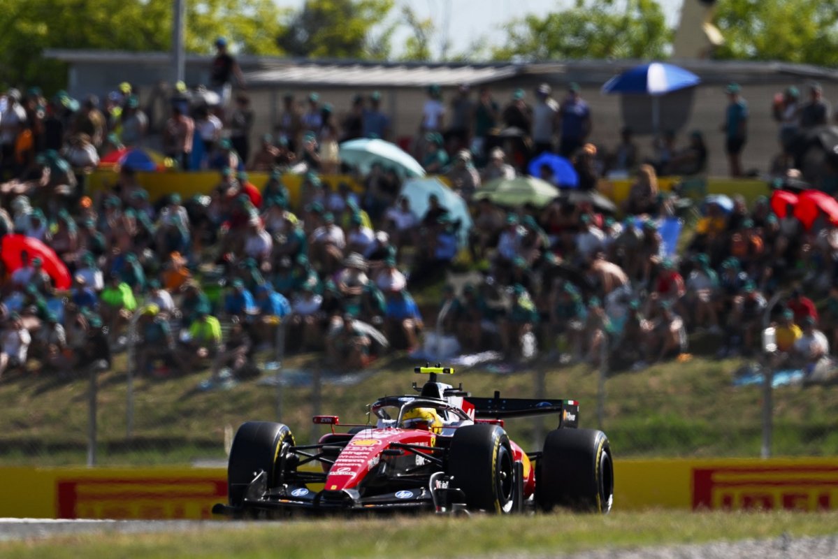 Hamilton vê Ferrari longe das líderes após TL2 em Barcelona: “Claramente estamos atrás”