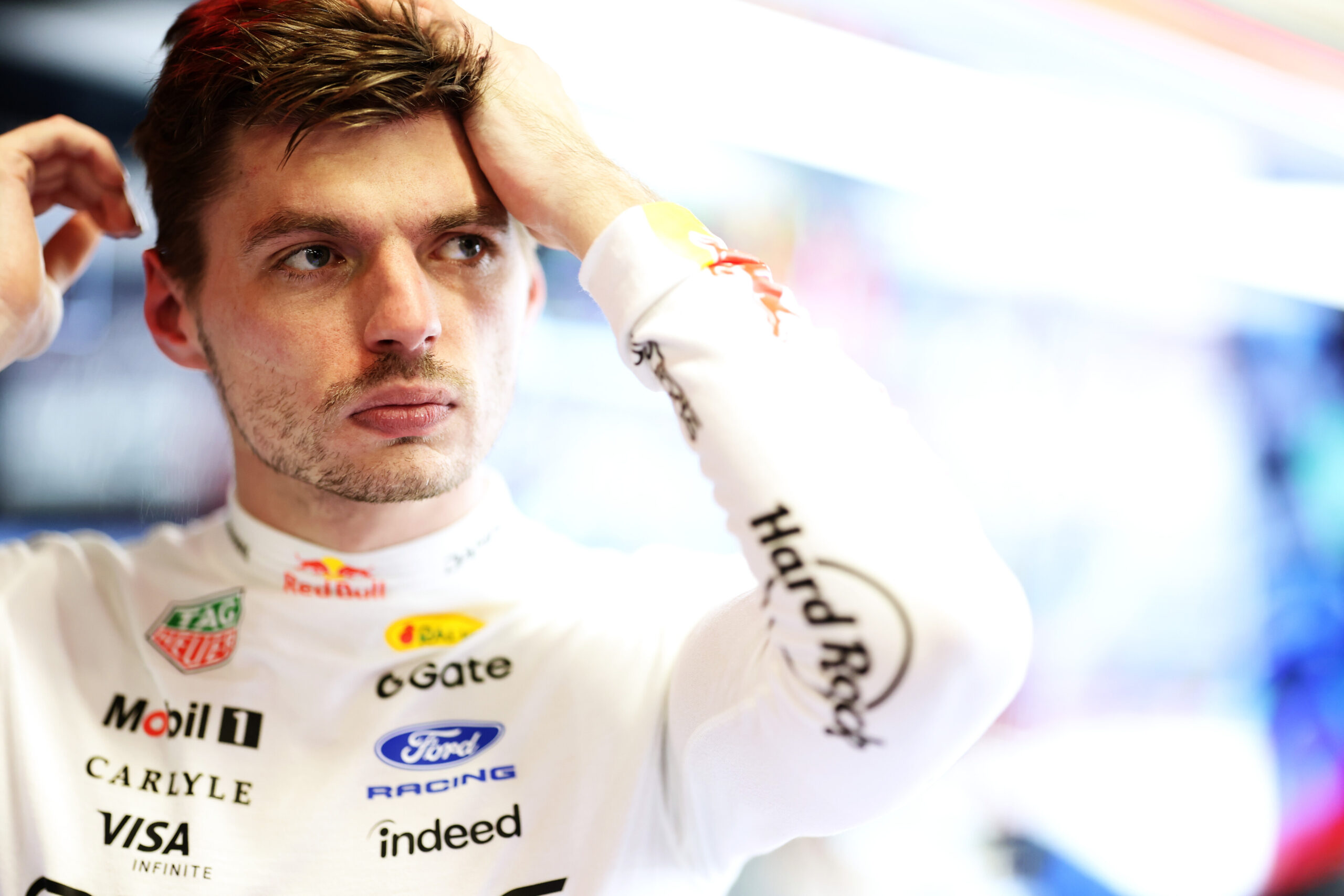 Manager afirma que Verstappen desea seguir en Red Bull, pero que “debe volver a vencer”