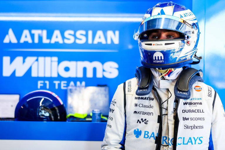 Albon renova contrato com Williams: confira como está grid da F1 2027