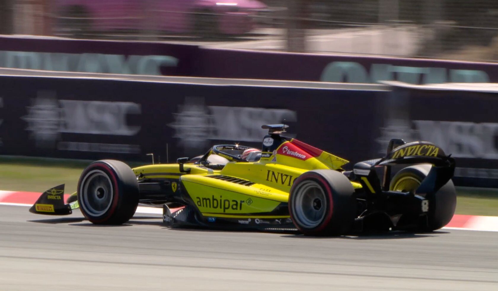 Câmara voa na classificação e garante pole da F2 na Catalunha. Minì é 4º