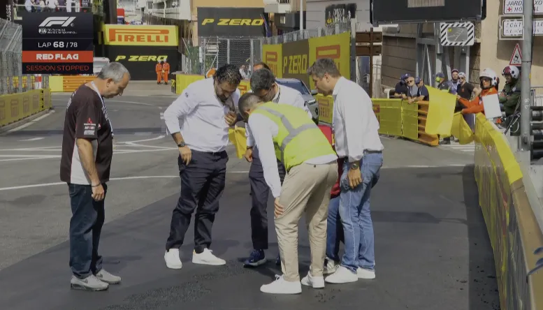 F1 detiene el GP de Mónaco con bandera roja por daños en el asfalto