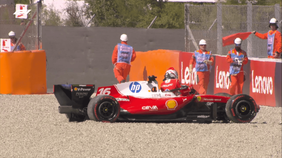 Leclerc perde controle, bate forte de frente e paralisa classificação do GP da Catalunha