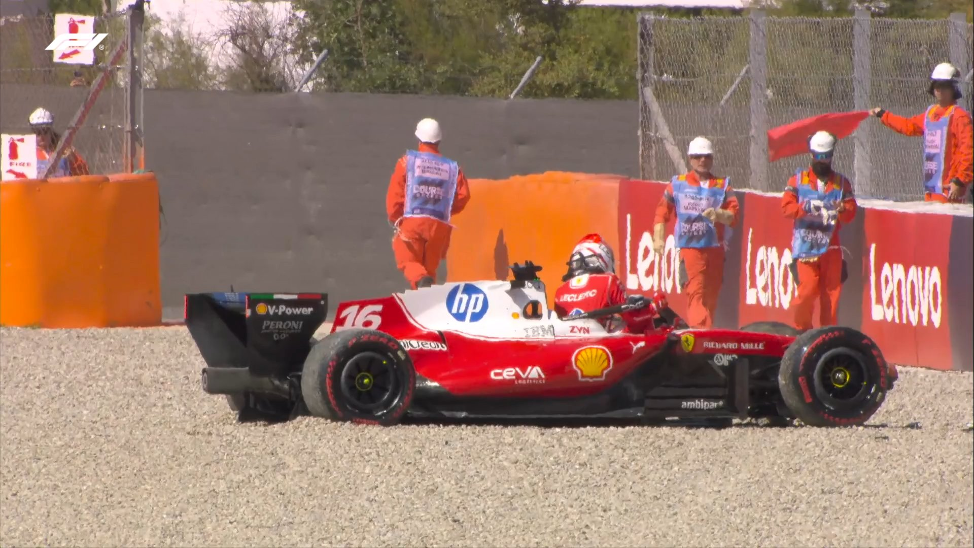 Leclerc perde controle, bate forte de frente e paralisa classificação do GP da Catalunha