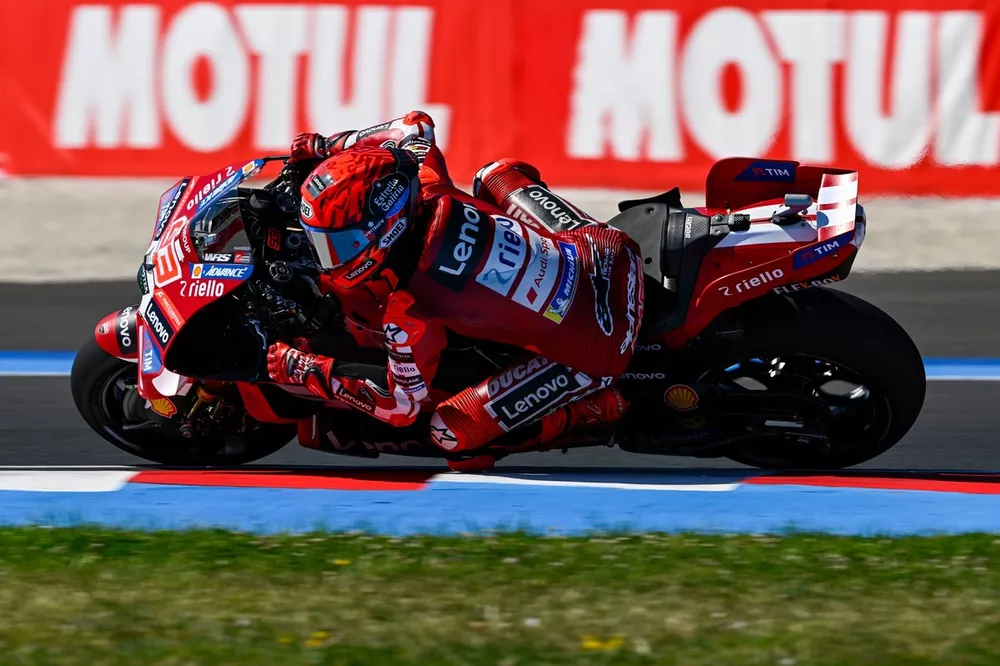 Marc Márquez mantiene a Ducati en la cima y lidera la FP1 de MotoGP en Brno