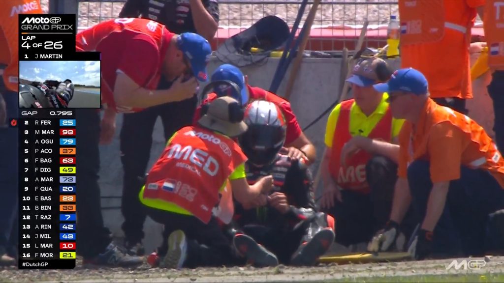 Bezzecchi sofre forte queda em alta velocidade e abandona GP dos Países Baixos