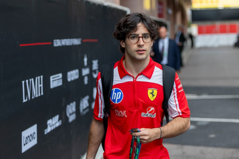 Câmara, Fornaroli และ Tsunoda: ทำไม Haas ถึงกลายเป็นทีมที่มีการแย่งชิงเก้าอี้ดุเดือดที่สุดใน F1 ปี 2027