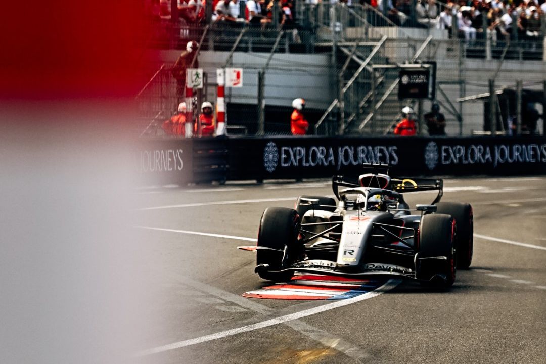 Bortoleto volta a ficar atrás de Hülkenberg em Mônaco: o duelo entre companheiros em 2026