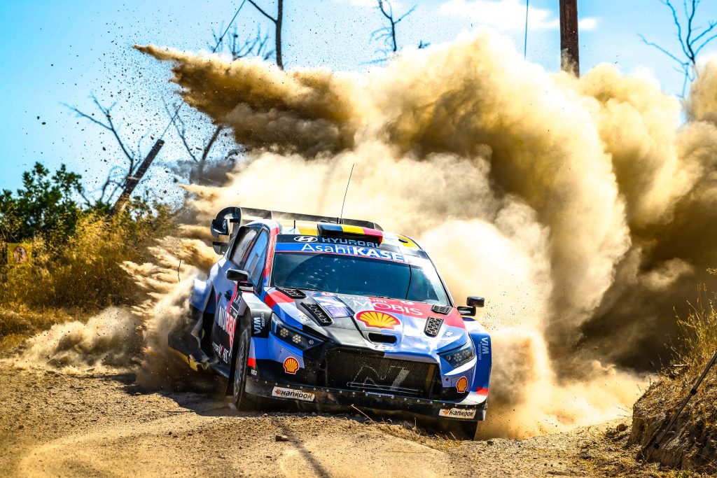 Neuville sobrevive a dia 2 e toma liderança de Ogier no Rali da Grécia do WRC