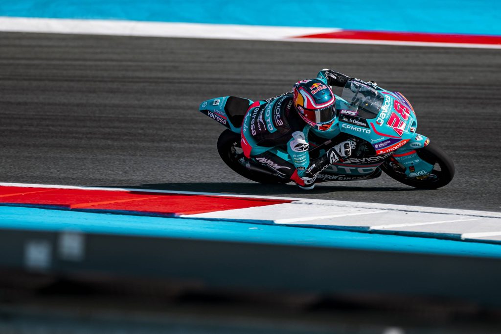 Quiles supera Kelso por apenas 0s025 e garante pole da Moto3 em Assen