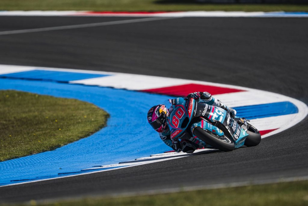Alonso passeia em Assen e marca 2ª pole seguida na Moto2 2026. González é 8º